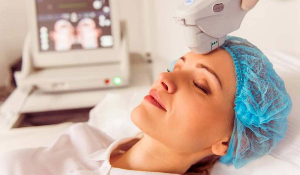 رفع چین و چروک با هایفوتراپی